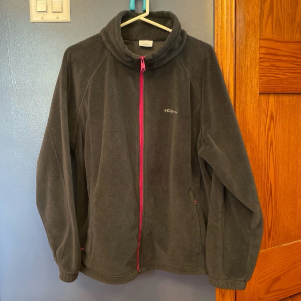 Columbia Women's Gray Fleece Jacket with Pink Accents